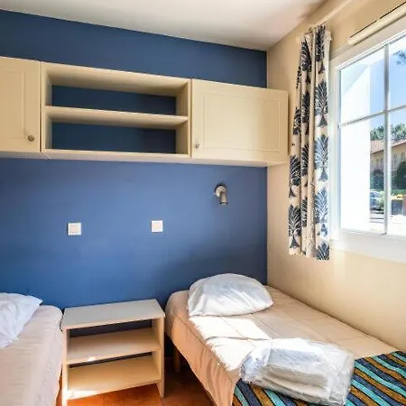 Appartement Sur Golf Avec Piscine Chauffee A Lacanau-Ocean Exterior photo