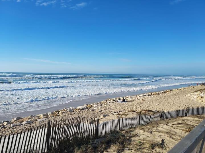 Sur Golf Avec Piscine Chauffee A Lacanau-ocean