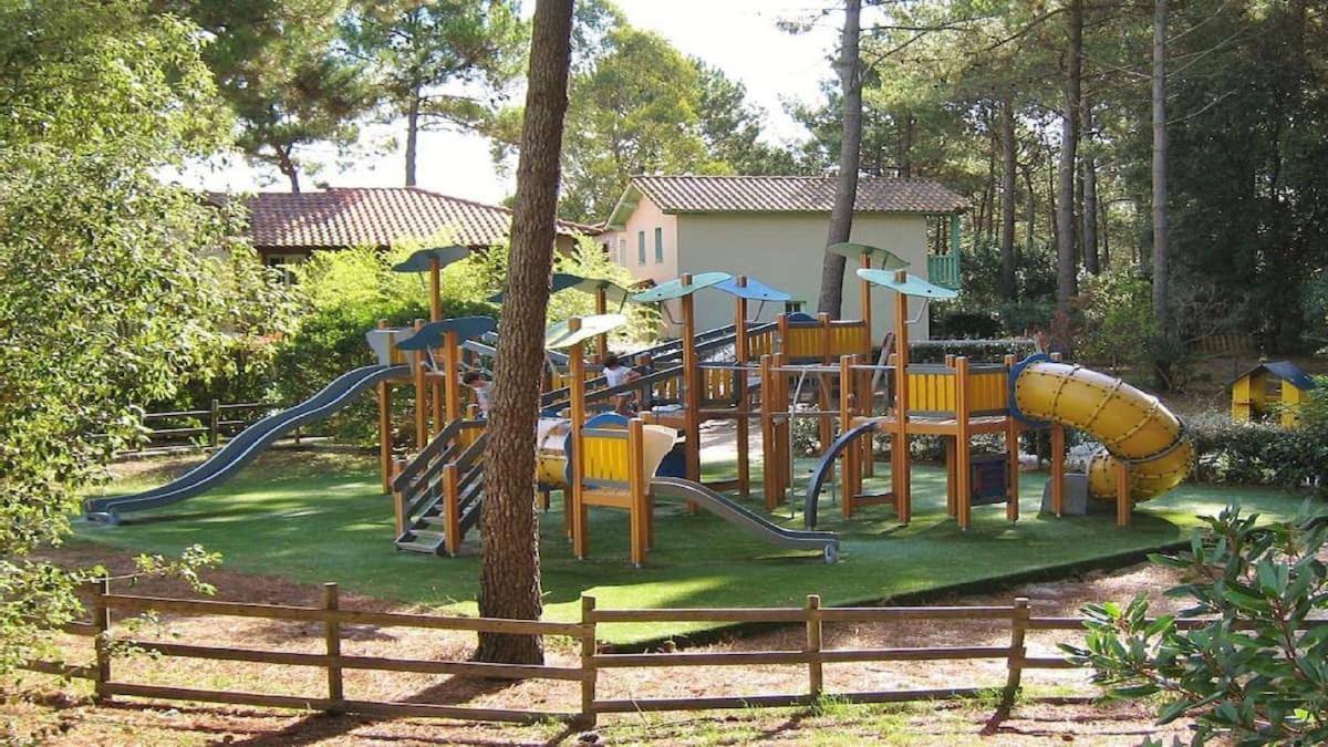 Sur Golf Avec Piscine Chauffee A Lacanau-ocean * Lacanau